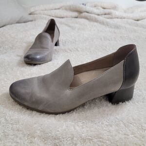 Dansko Preston Stone Burn Shed Beige/Black Nubuck Pumps‎ Size 40 9.5 Comfort